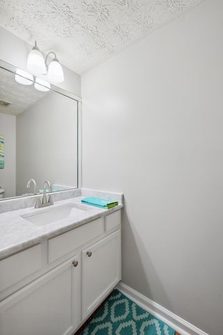 1300 Kennecott Way, Lexington, KY 40514