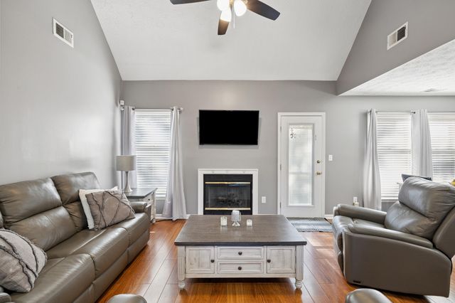 1300 Kennecott Way, Lexington, KY 40514