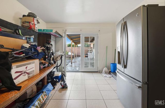 2500 Emerald Street, Bakersfield, CA 93304