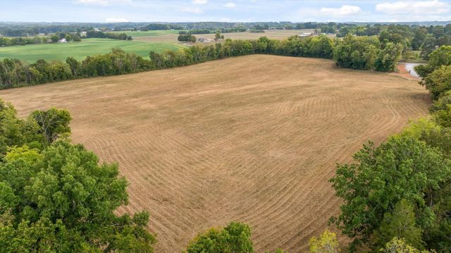 6 Sturgeon Creek Road, Cedar Hill, TN 37032