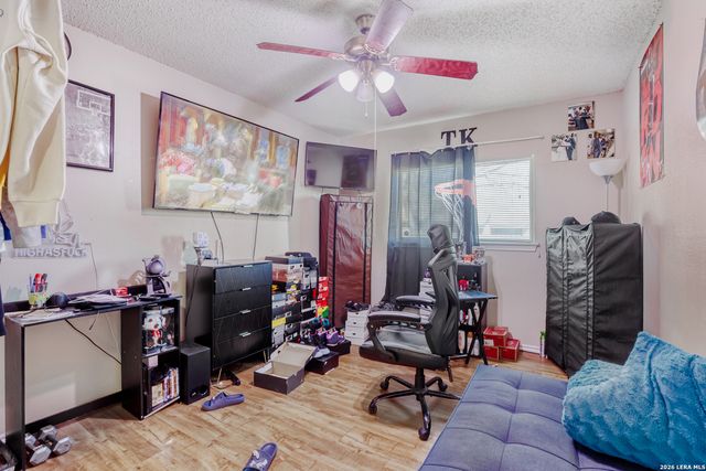 8041 Chestnut Barr, Converse, TX 78109