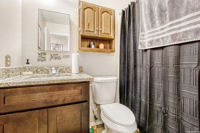 8041 Chestnut Barr, Converse, TX 78109