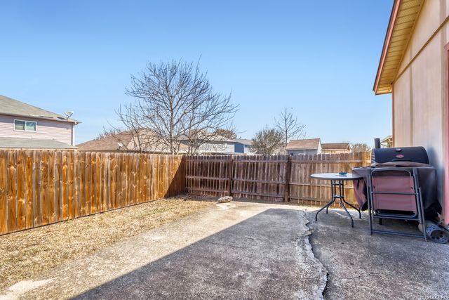 8041 Chestnut Barr, Converse, TX 78109