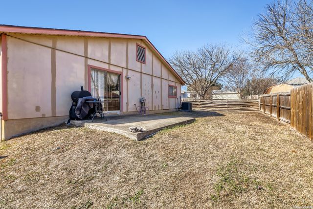 8041 Chestnut Barr, Converse, TX 78109