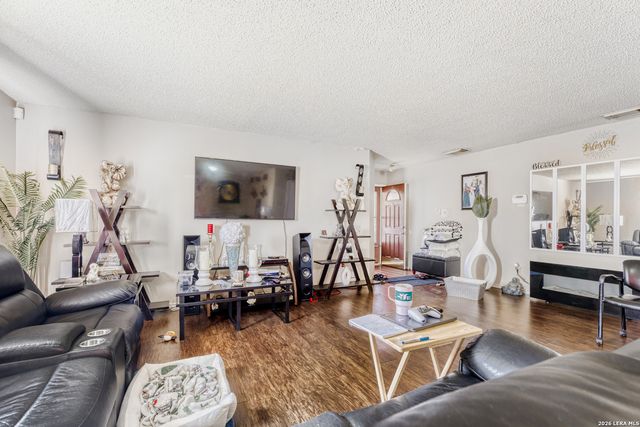 8041 Chestnut Barr, Converse, TX 78109