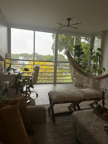 1811 Sabal Palm Dr 406, Davie, FL 33324