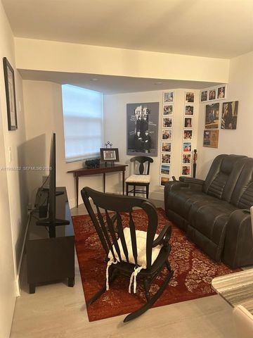 1811 Sabal Palm Dr 406, Davie, FL 33324