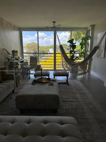 1811 Sabal Palm Dr 406, Davie, FL 33324