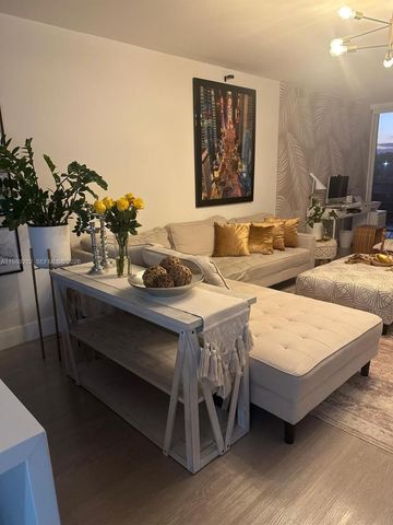 1811 Sabal Palm Dr 406, Davie, FL 33324