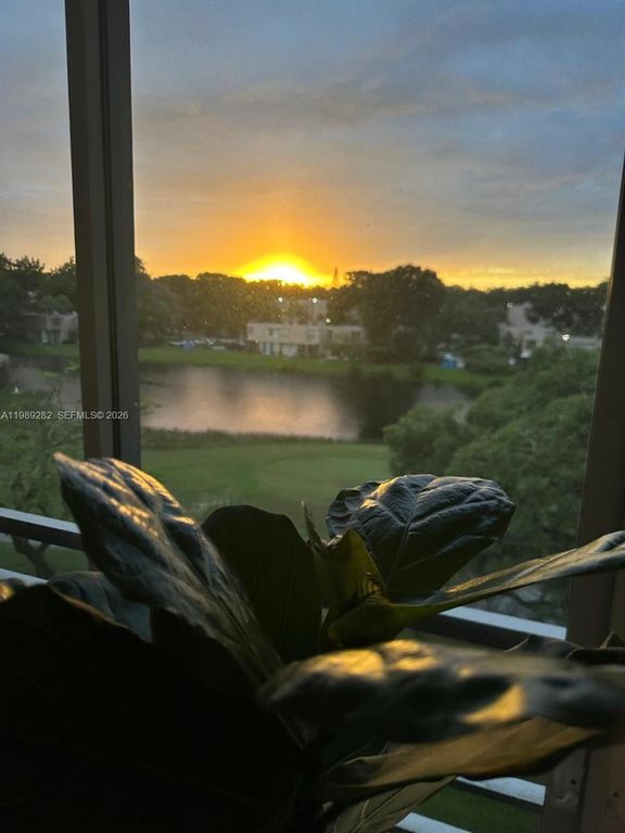 1811 Sabal Palm Dr 406, Davie, FL 33324