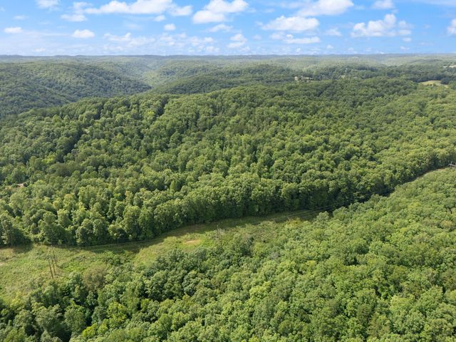 2401 Bell Point Road, Beattyville, KY 41311