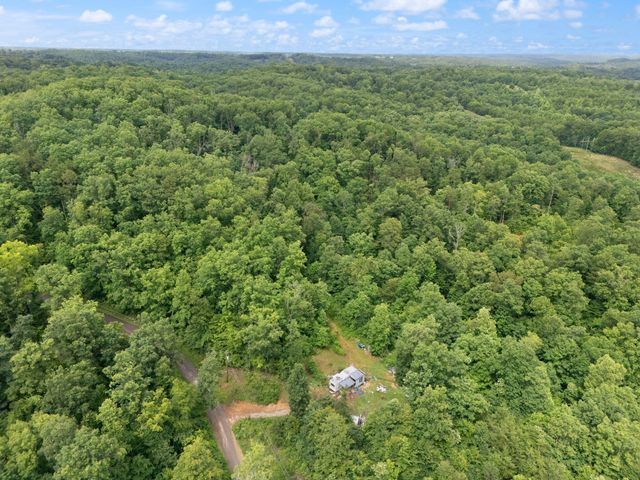 2401 Bell Point Road, Beattyville, KY 41311