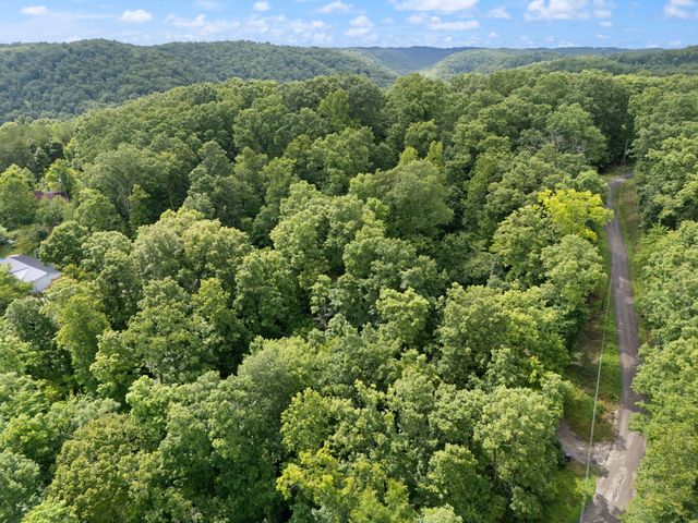 2401 Bell Point Road, Beattyville, KY 41311