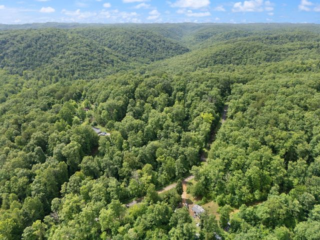 2401 Bell Point Road, Beattyville, KY 41311