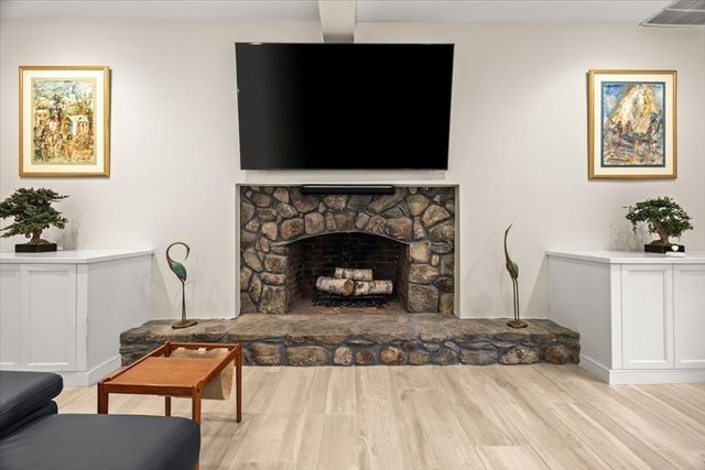 10 Kathy Ln, East Bridgewater, MA 02333