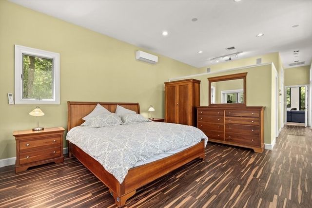 10 Kathy Ln, East Bridgewater, MA 02333