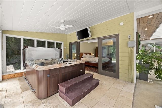 10 Kathy Ln, East Bridgewater, MA 02333