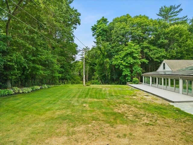 10 Kathy Ln, East Bridgewater, MA 02333
