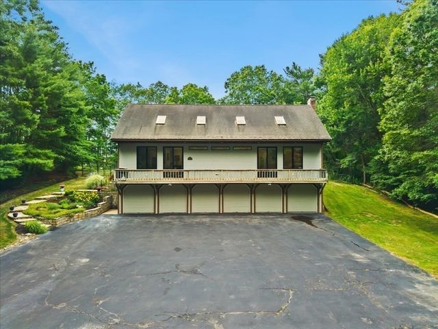 10 Kathy Ln, East Bridgewater, MA 02333