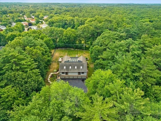 10 Kathy Ln, East Bridgewater, MA 02333