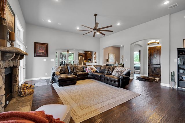 116 Spring Creek Drive, Waxahachie, TX 75165