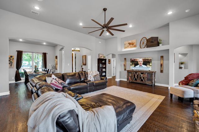 116 Spring Creek Drive, Waxahachie, TX 75165