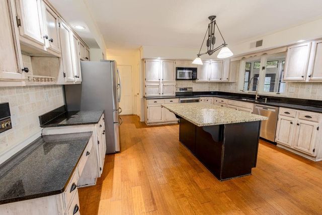 2707 BROOK BRIDGE CV, Germantown, TN 38138