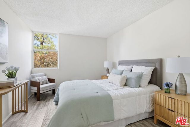 18620 Hatteras Street 276, Tarzana, CA 91356