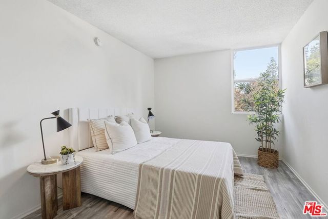 18620 Hatteras Street 276, Tarzana, CA 91356