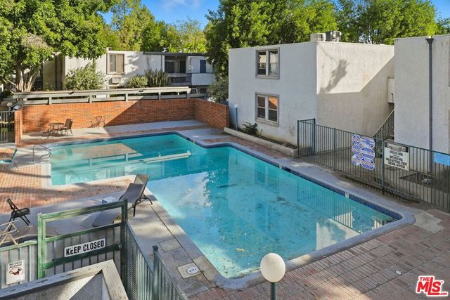 18620 Hatteras Street 276, Tarzana, CA 91356