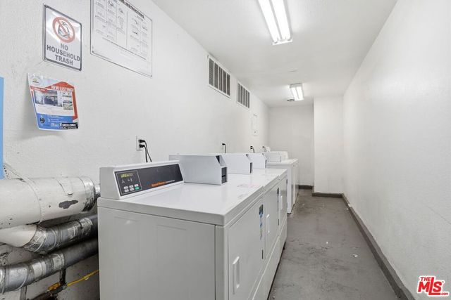 18620 Hatteras Street 276, Tarzana, CA 91356