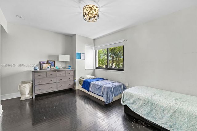 3420 Sheridan Ave, Miami Beach, FL 33140