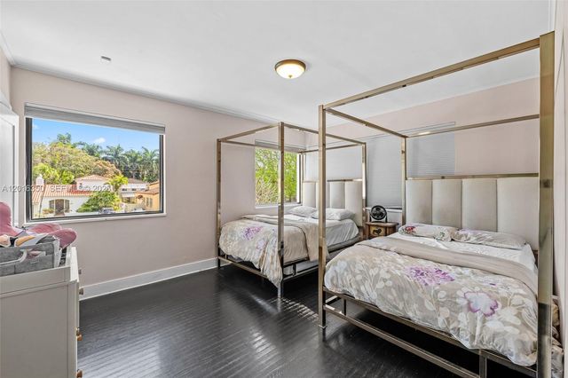 3420 Sheridan Ave, Miami Beach, FL 33140