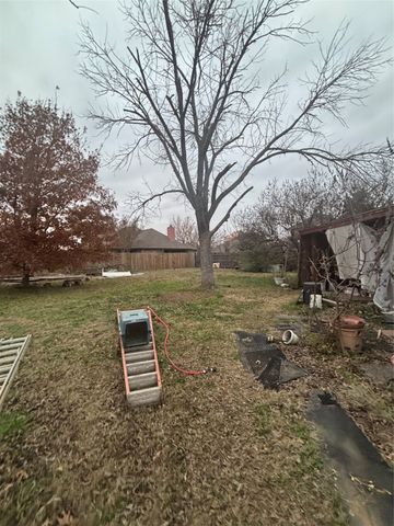 311 Edgewood Street, Krum, TX 76249