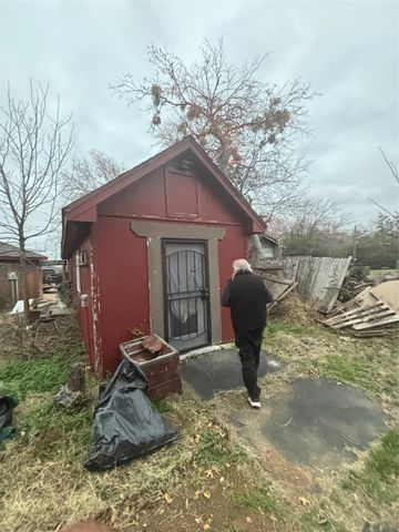 311 Edgewood Street, Krum, TX 76249