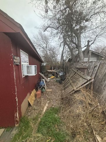 311 Edgewood Street, Krum, TX 76249