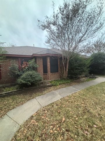 311 Edgewood Street, Krum, TX 76249