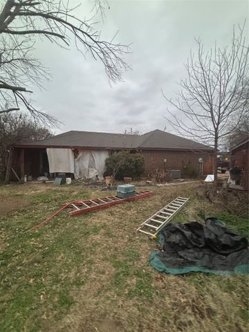 311 Edgewood Street, Krum, TX 76249