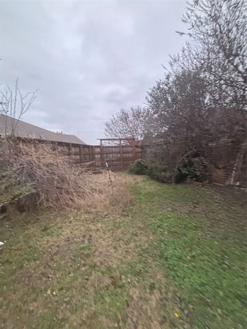 311 Edgewood Street, Krum, TX 76249