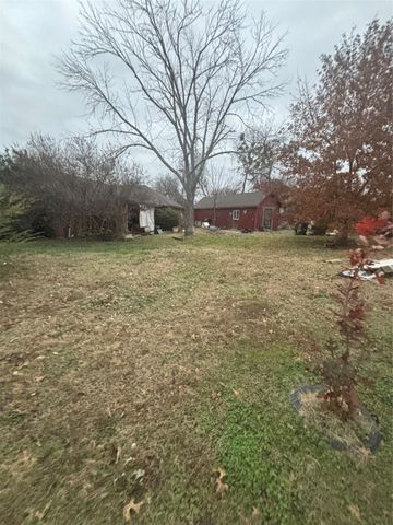 311 Edgewood Street, Krum, TX 76249