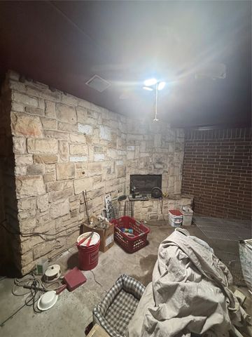 311 Edgewood Street, Krum, TX 76249