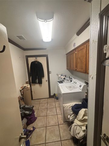 311 Edgewood Street, Krum, TX 76249