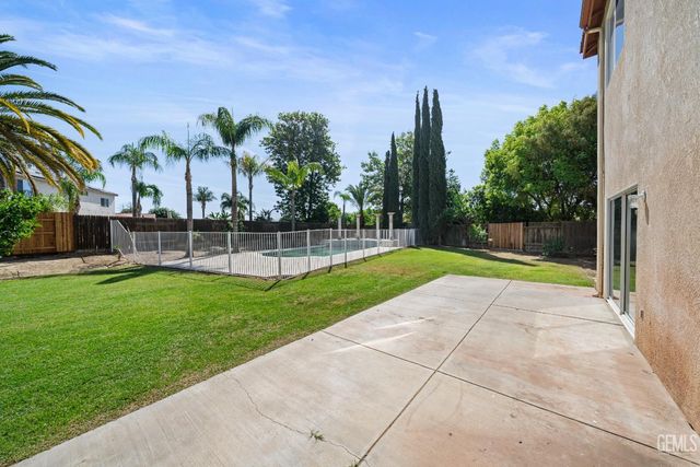 11903 Sandy River Court, Bakersfield, CA 93311