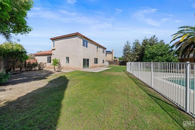 11903 Sandy River Court, Bakersfield, CA 93311