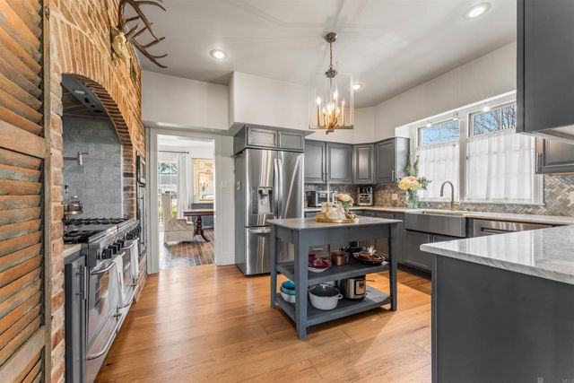 3100 Fairway Dr, Baton Rouge, LA 70809