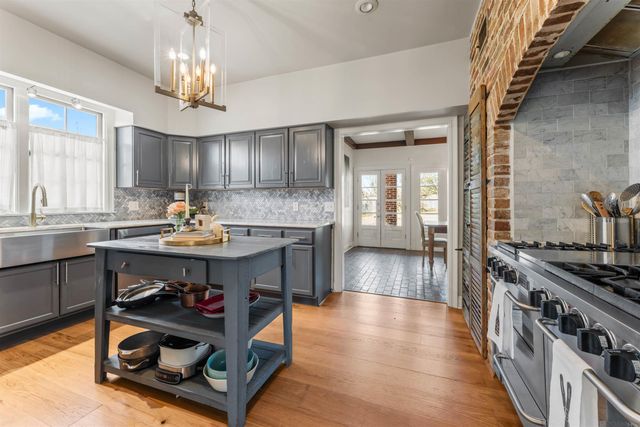 3100 Fairway Dr, Baton Rouge, LA 70809