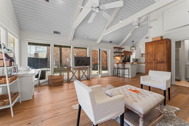 3100 Fairway Dr, Baton Rouge, LA 70809