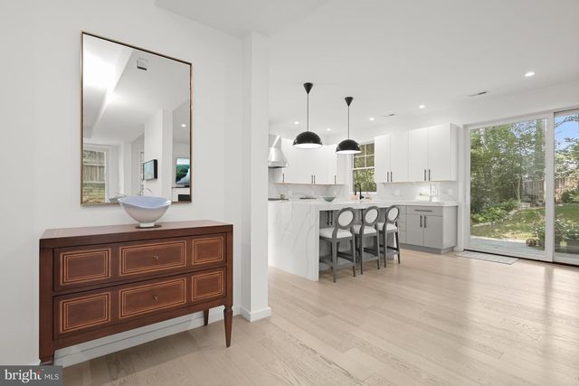 5605 OVERLEA RD, Bethesda, MD 20816