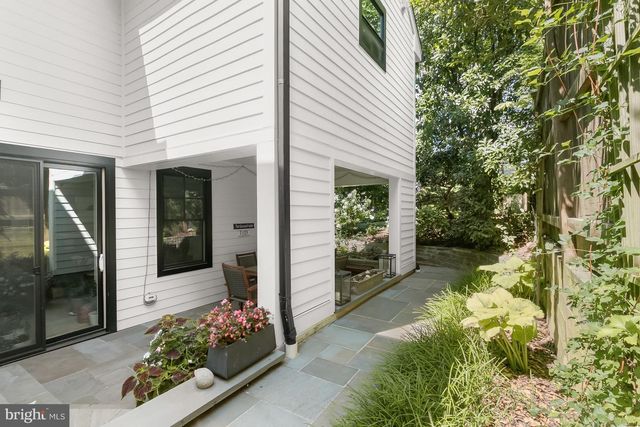 5605 OVERLEA RD, Bethesda, MD 20816