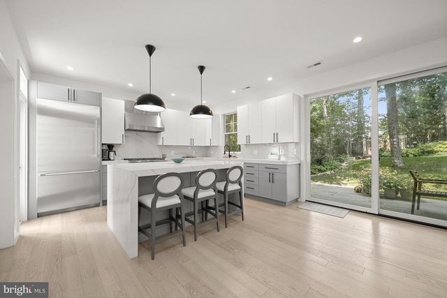 5605 OVERLEA RD, Bethesda, MD 20816